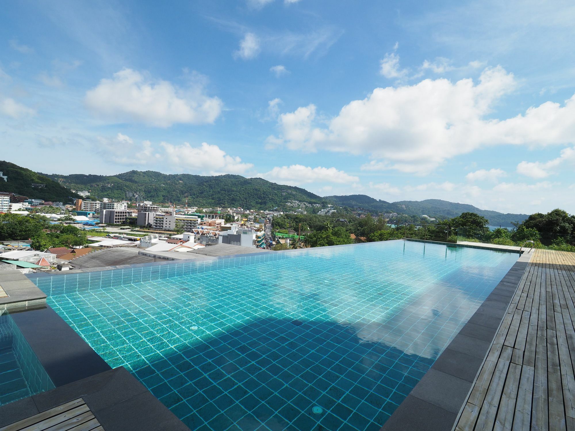 Q Conzept Condominium Karon Bagian luar foto